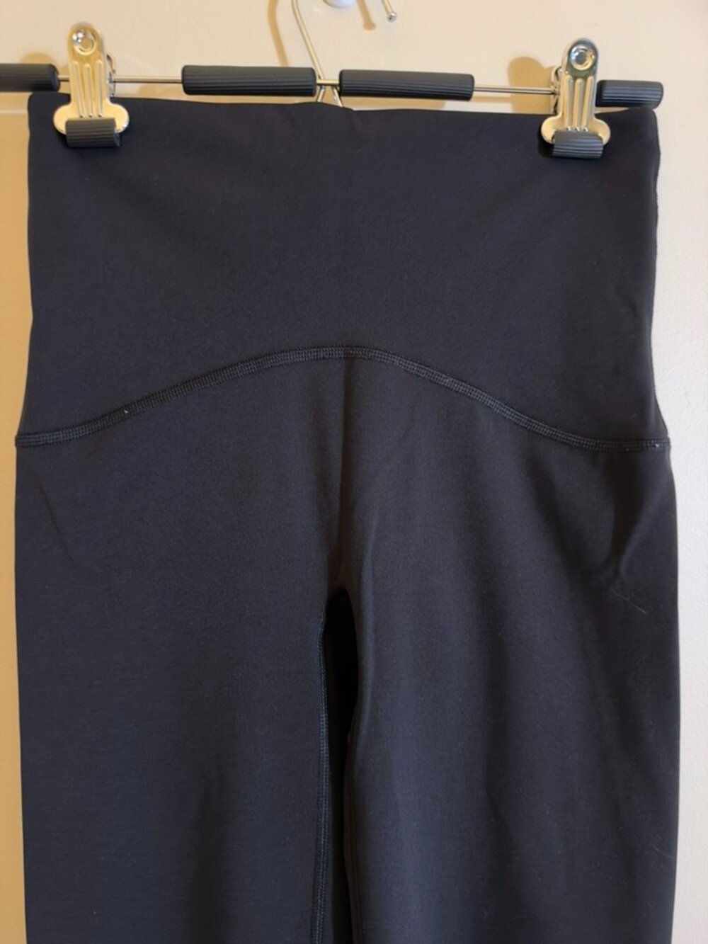 Spanxshape High-waisted Booty Boost Crop Workout Leggings Black Medium - Picture 4 of 10